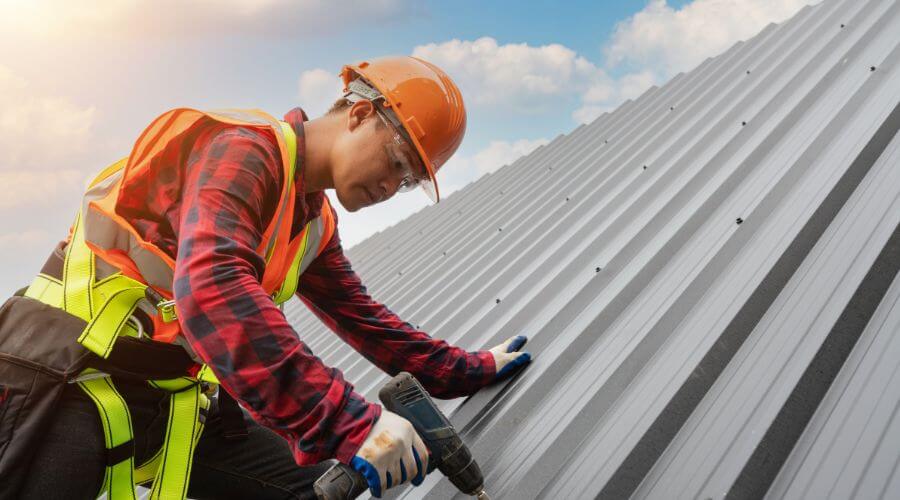 Professional gutter cleaning in Sumner, GA